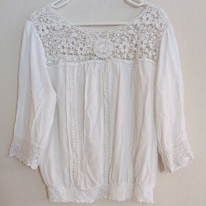 Solitaire Elegant White Lace Women's Top - Size L